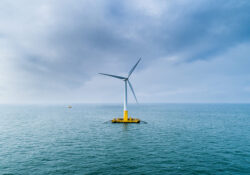 eolienne-offshore photo de l'éolienne offshore en Loire-Atlantique au large du Croisic.